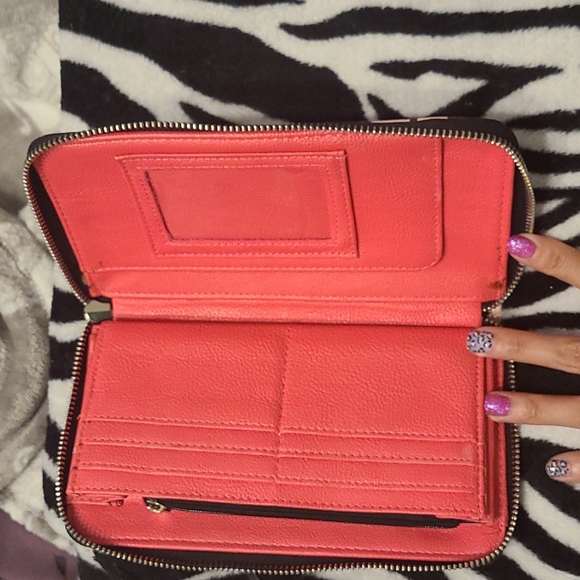 Betsey Johnson wallet/wristlet - Picture 3 of 3